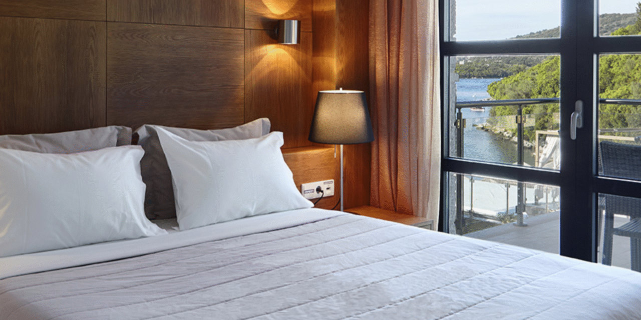 Η Ελλάδα στους 10 προορισμούς στον κόσμο με τα πιο φιλόξενα καταλύματα