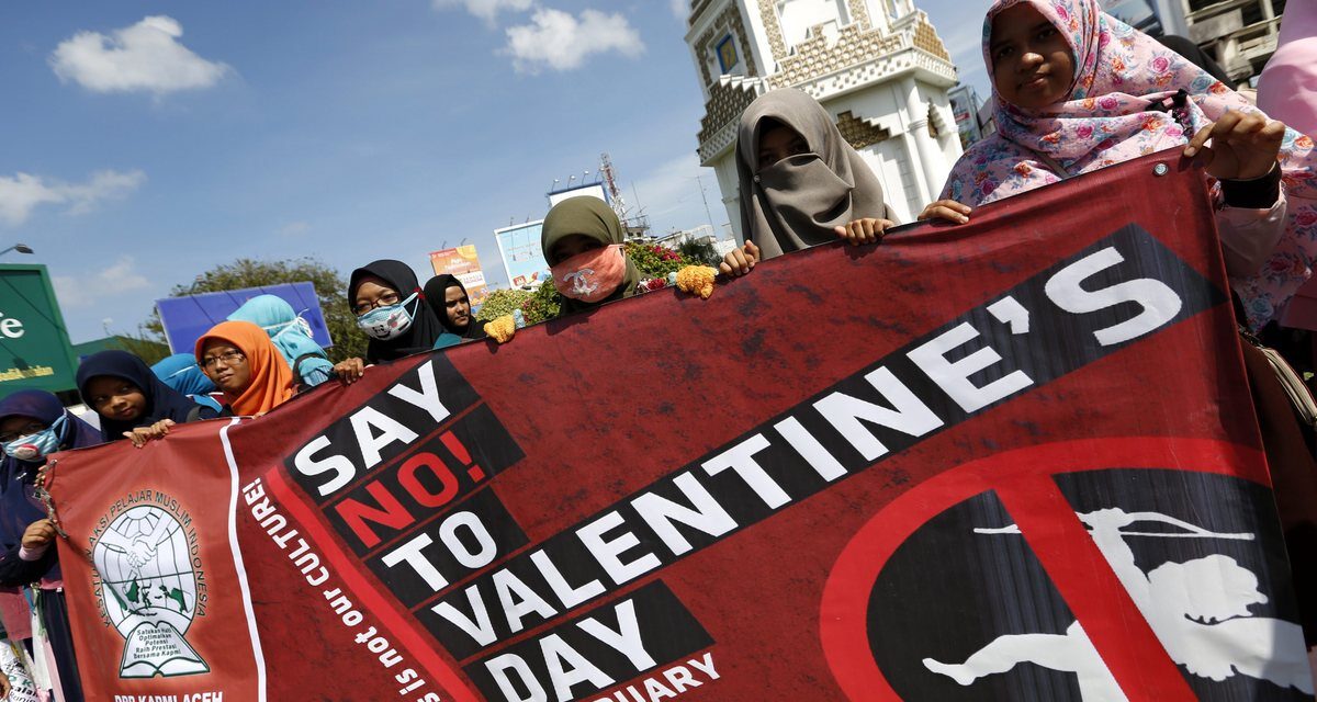 Γνωρίζατε ότι σε αυτές τις χώρες έχει απαγορευτεί η γιορτή του Αγ. Βαλεντίνου;