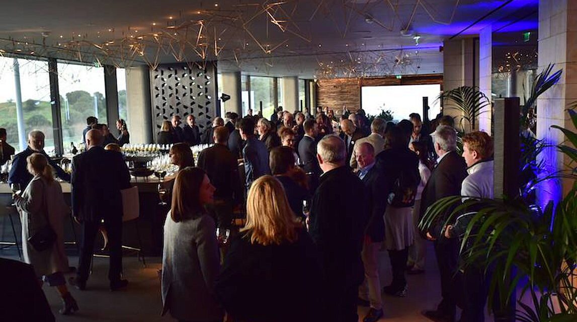 Costa Navarino: Τίμησαν τη μνήμη του ιδρυτή της Aegean, Θεόδωρου Βασιλάκη