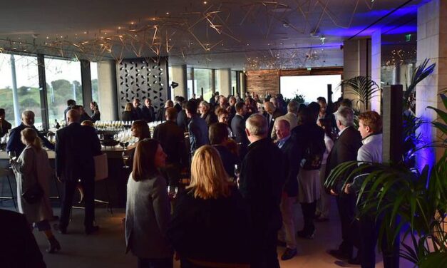 Costa Navarino: Τίμησαν τη μνήμη του ιδρυτή της Aegean, Θεόδωρου Βασιλάκη