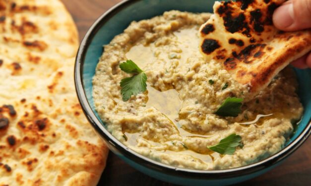Baba Ganoush: Η πιο διάσημη μελιτζανοσαλάτα με άρωμα… Ανατολής – Δείτε τη συνταγή