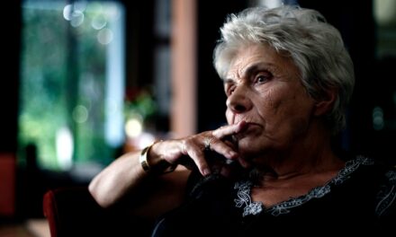 Έφυγε από τη ζωή η σπουδαία ποιήτρια Κική Δημουλά