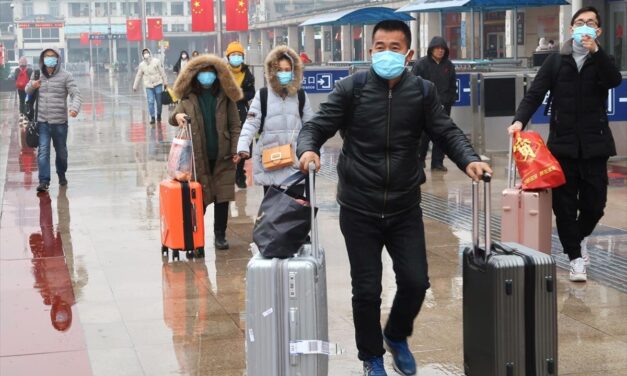 Κοροναϊός: Τι αναφέρει ο ΠΟΥ για τα ταξίδια – “Πόλεμος” κατά των fake news