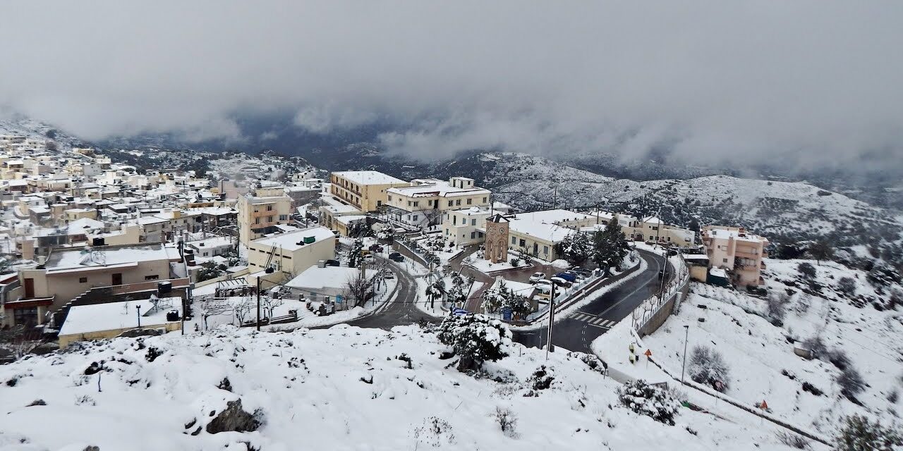 Κρήτη: Στα λευκά ντύθηκαν και τα Ανώγεια