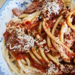 Συνταγή για αυθεντική παστιτσάδα με άρωμα… Ιονίου