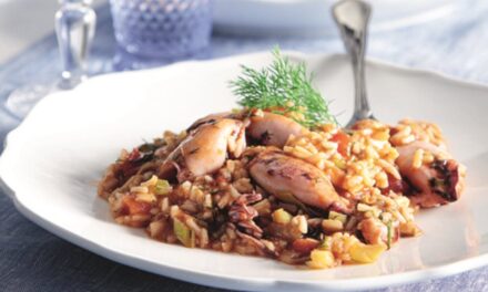 Πεντανόστιμα καλαμαράκια με σάλτσα ντομάτας και ούζο