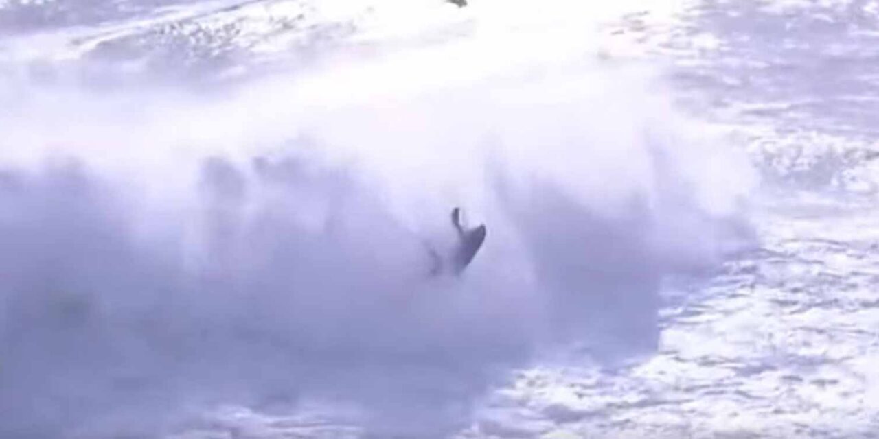 Βίντεο που κόβει την ανάσα: Κύμα «καταπίνει» σέρφερ στην Πορτογαλία