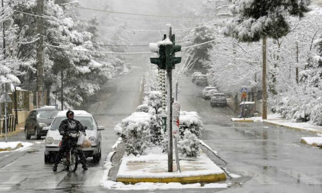 Κακοκαιρία: Προβλήματα στις μετακινήσεις – Πού χρειάζονται αντιολισθητικές αλυσίδες