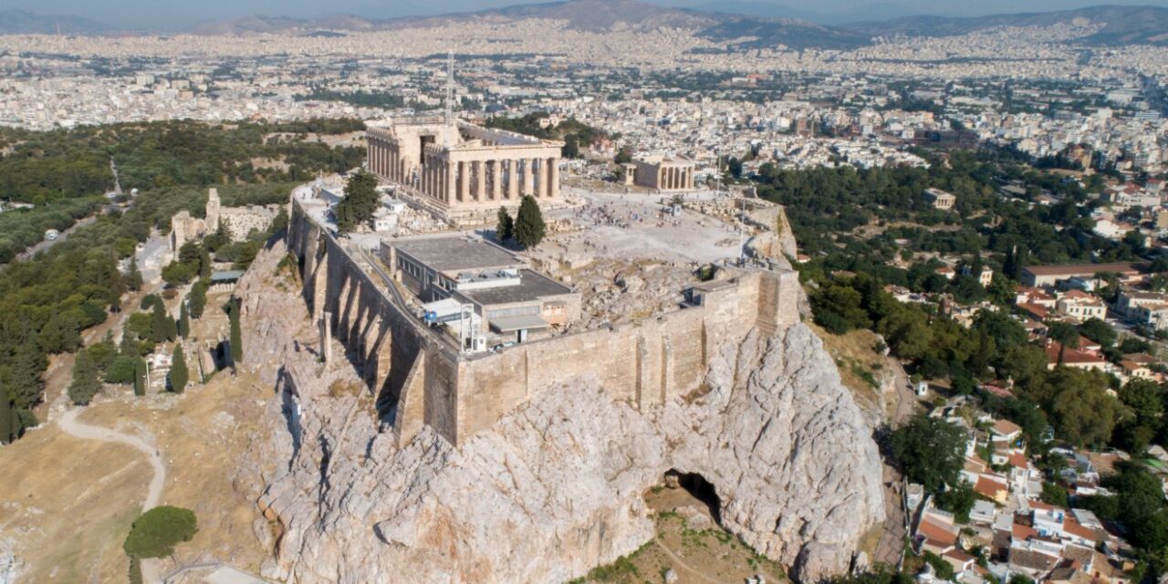 Μένουμε σπίτι και απολαμβάνουμε τις ομορφιές της Ελλάδας… από ψηλά (video)