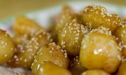 Συνταγή για αφράτους λουκουμάδες: H ελληνική εκδοχή των ντόνατς!