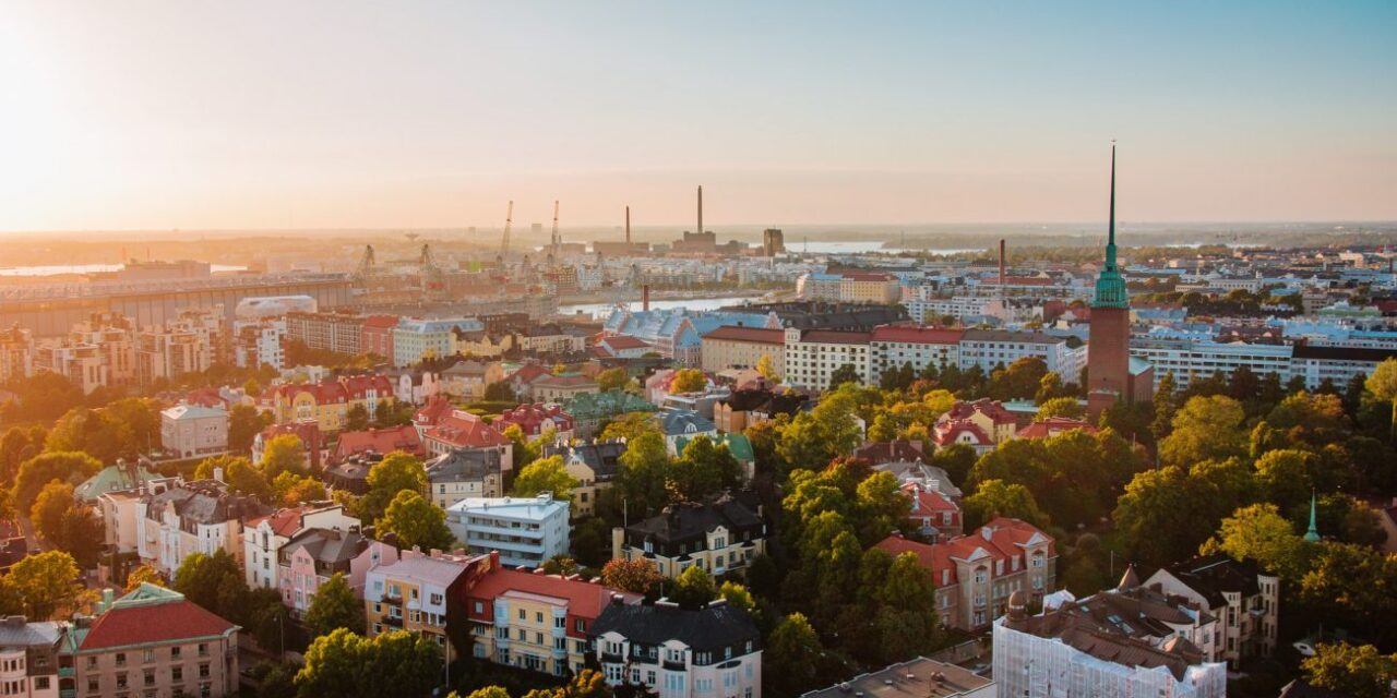 Παγκόσμιος δείκτης ευτυχίας: Ποια θέση καταλαμβάνει η Ελλάδα – Ποια χώρα είναι πρώτη