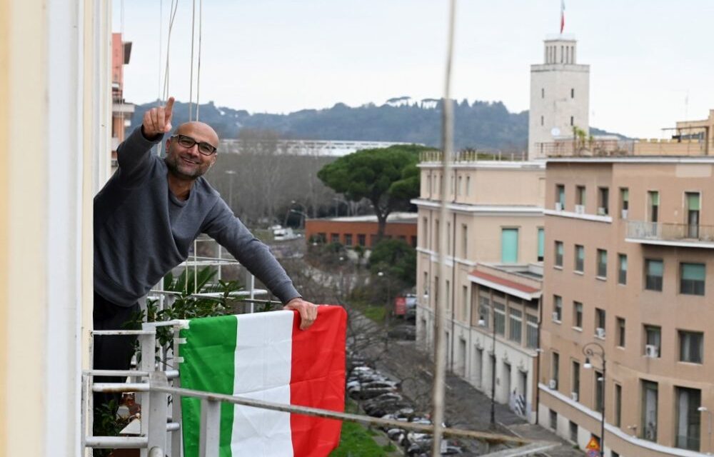 Γερμανοί τραγουδούν το «Bella Ciao» ως ένδειξη αλληλεγγύης στην Ιταλία (video)