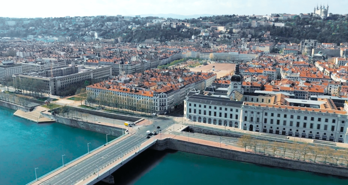 Γαλλία: Σε πόλη… σιωπής έχει μετατραπεί η Λυών (video)