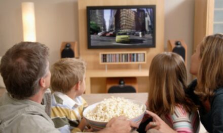 Το «Μένουμε Σπίτι» ως ένα κάλεσμα για να ξανά – σφυρηλατήσουμε τις σχέσεις μας