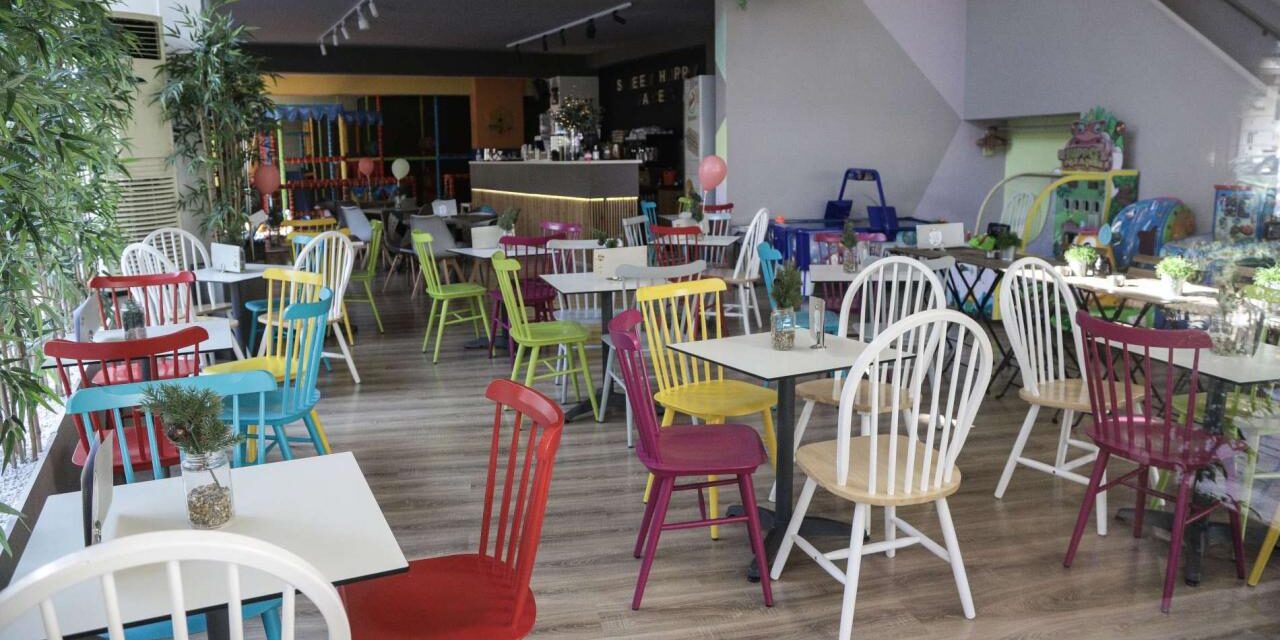 Κορωνοϊός στην Ελλάδα: Κλείνουν καφέ, εστιατόρια, κομμωτήρια – Ανοικτά φαρμακεία, σούπερ μάρκετ