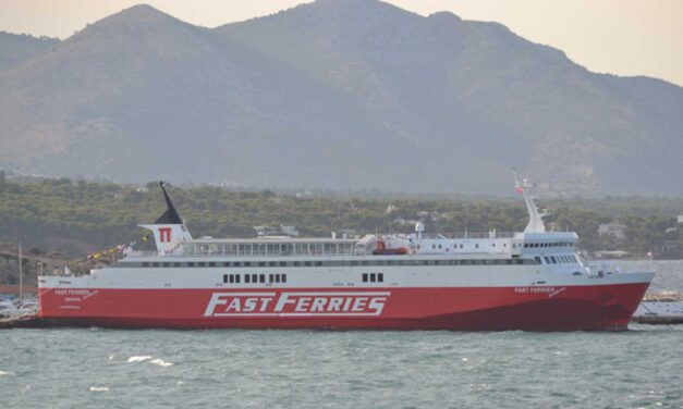 Μεγάλος κίνδυνος: Αθηναίοι πάνε στις Κυκλάδες για να προστατευθούν από τον κορωνοϊό