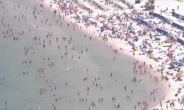 Κορωνοϊός στις ΗΠΑ: Παραλία γεμάτη κόσμο στη Φλόριντα παρά την αύξηση των κρουσμάτων (video)