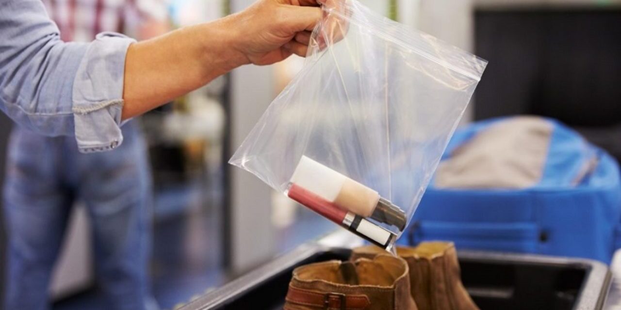 Ταξιδεύετε με αεροπλάνο; Δείτε τα υγρά που μπορείτε να μεταφέρετε