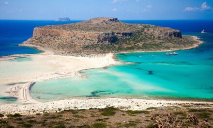 TripAdvisor: Αυτή η ελληνική παραλία βρίσκεται ανάμεσα στις κορυφαίες παραλίες του κόσμου για το 2022