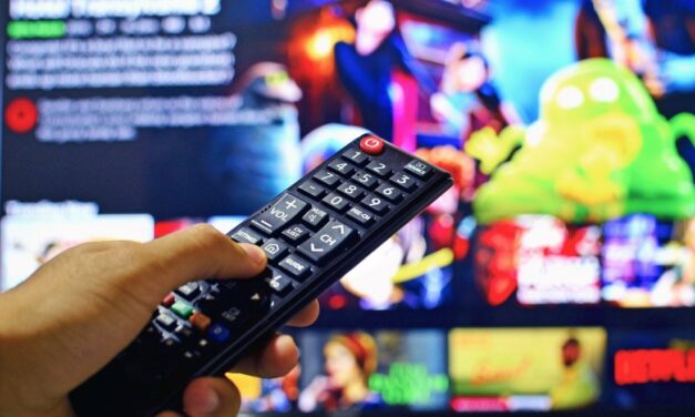 Πιερρακάκης: Δωρεάν συνδρομές σε NOVA, Cosmote tv, Wind Vision, Vodafone tv ζητά το Υπουργείο