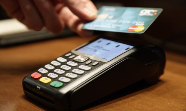 Σε ισχύ από σήμερα το νέο όριο στις ανέπαφες συναλλαγές – Αυξάνεται από τα 25 στα 50 ευρώ