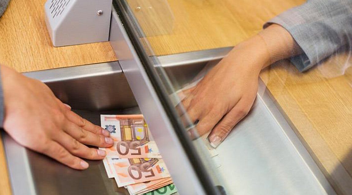 Ποιες συναλλαγές δεν θα γίνονται από σήμερα στις τράπεζες