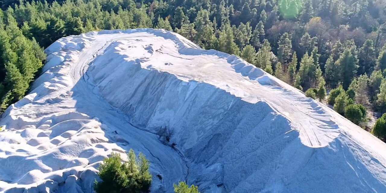Ο άγνωστος “χρυσός” της Ελλάδας που μοιάζει με χιόνι – To video που έγινε viral