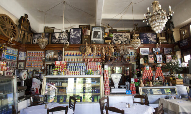 6 εμβληματικά στέκια της Αθήνας που αντέχουν στον χρόνο