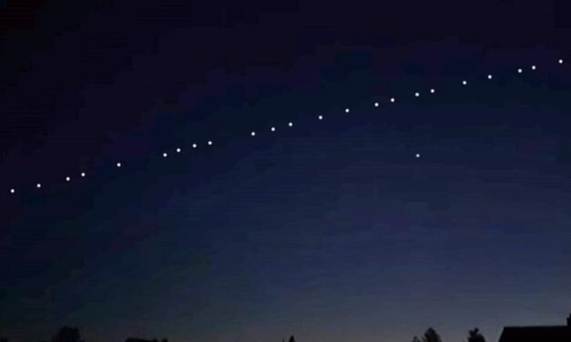 Ξάνθη: Παράξενα φωτεινά αντικείμενα στον ουρανό αναστάτωσαν τους κατοίκους