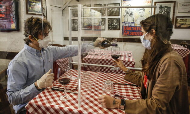 Έτσι θα τρώμε στα εστιατόρια όταν ανοίξουν; Το παράδειγμα της Ιταλίας