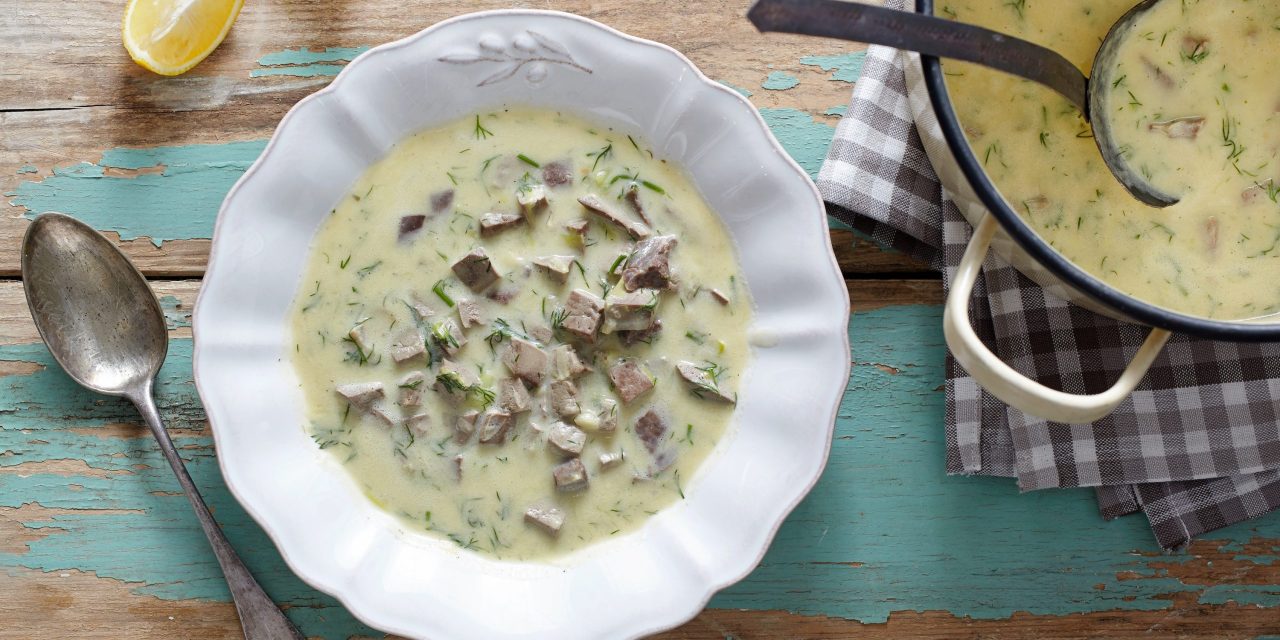 Μαγειρίτσα: Η παραδοσιακή πασχαλινή σούπα