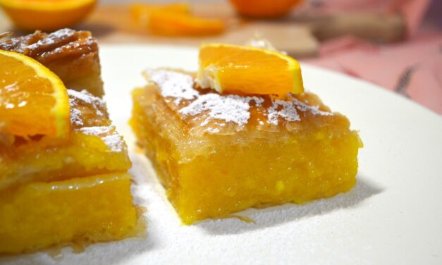 Λαχταριστή και αφράτη πορτοκαλόπιτα – Δείτε τη συνταγή