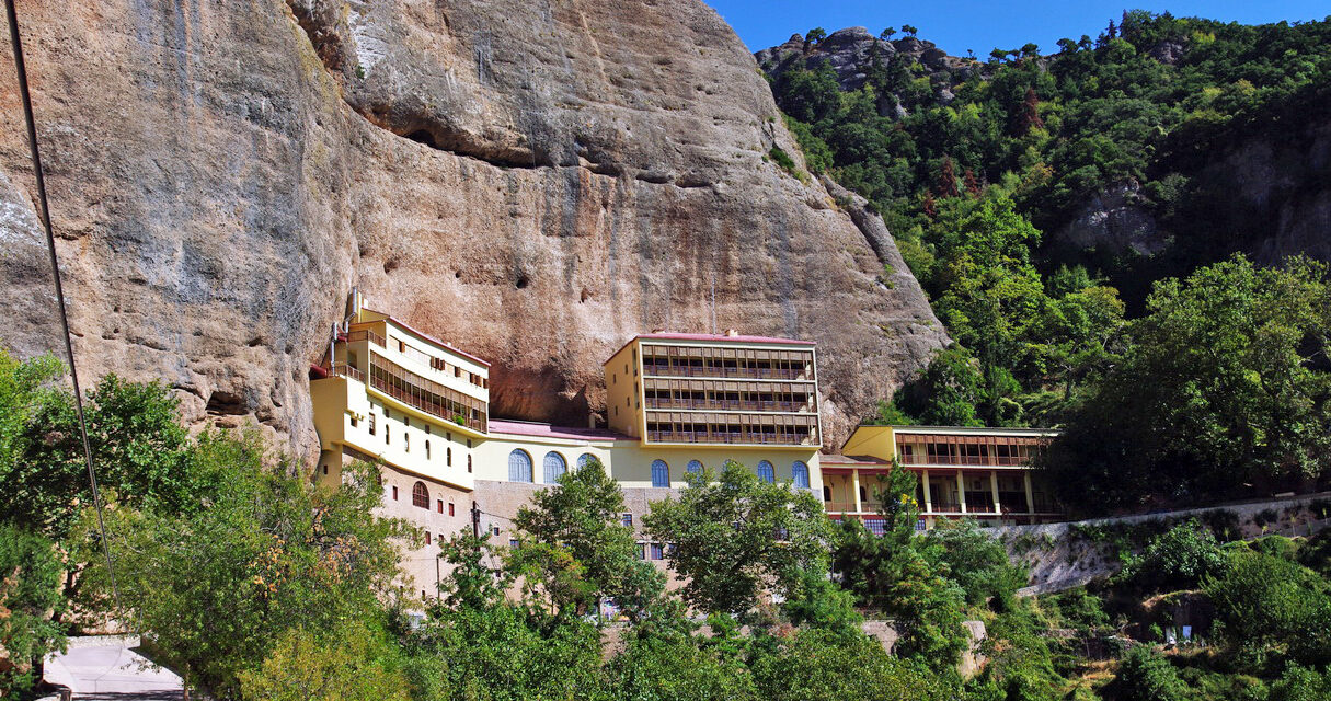 Μέγα Σπήλαιο: Περιήγηση στα “Μετέωρα της Αχαΐας” …και ψηφιακά!