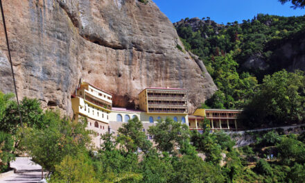 Μέγα Σπήλαιο: Περιήγηση στα “Μετέωρα της Αχαΐας” …και ψηφιακά!