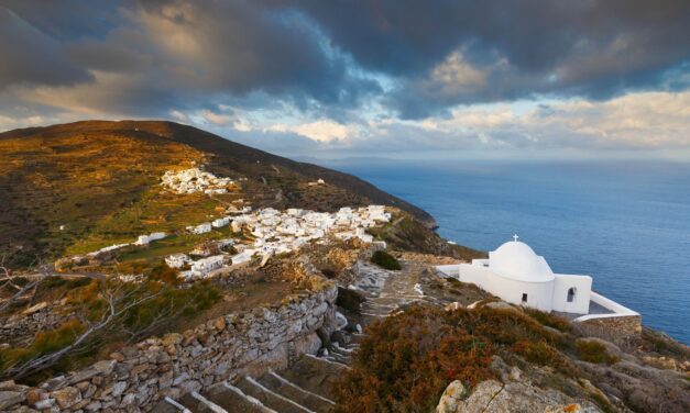 Ανακαλύπτοντας τα μονοπάτια της Σικίνου μέσω… εφαρμογής