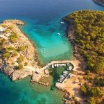 Μονοήμερη εκδρομή και ατελείωτες βουτιές στα εξωτικά νερά της Απονήσου (video)