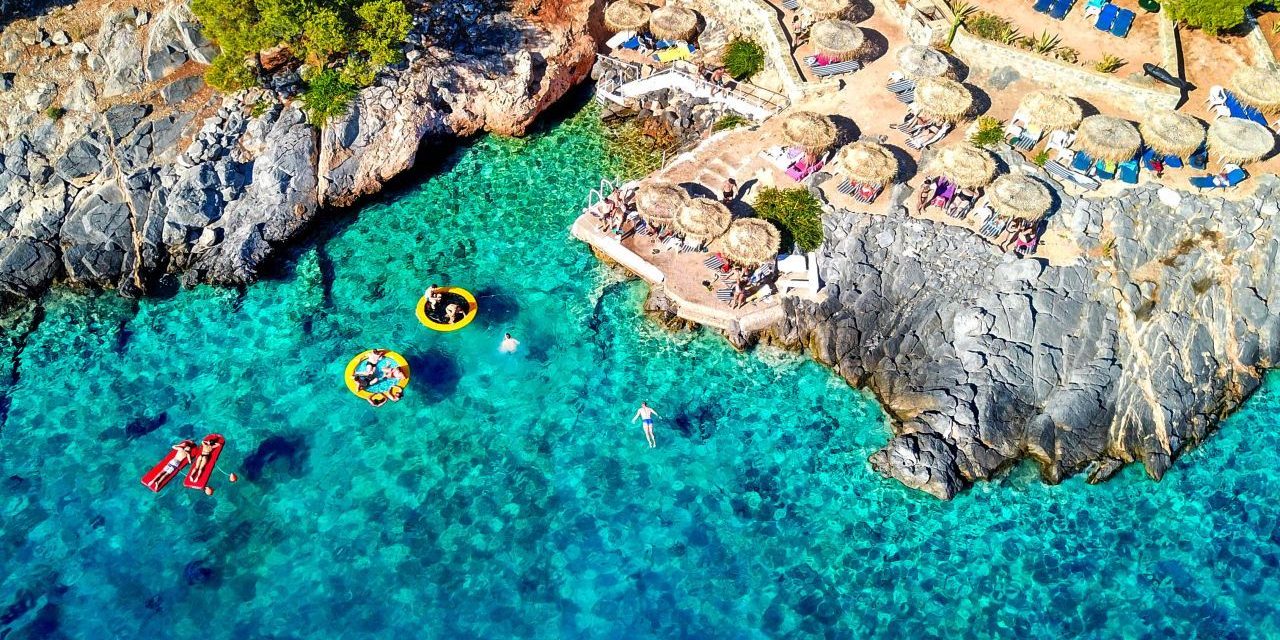 Απόνησος: Ο παράδεισος απέχει μόλις μία ώρα από την Αθήνα