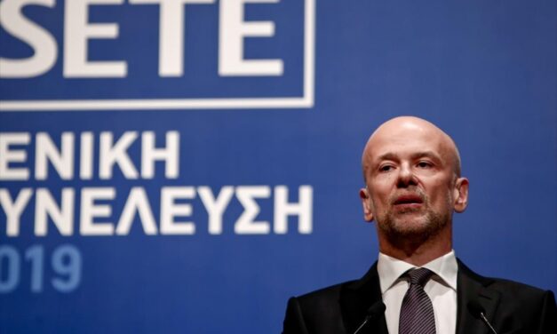 Μείωση του ΦΠΑ στον τουρισμό ζητά ο πρόεδρος του ΣΕΤΕ