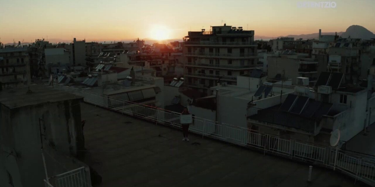 “Μένουμε Σπίτι”: Οι Πατρινοί στέλνουν τα δικά τους μηνύματα αισιοδοξίας (video)