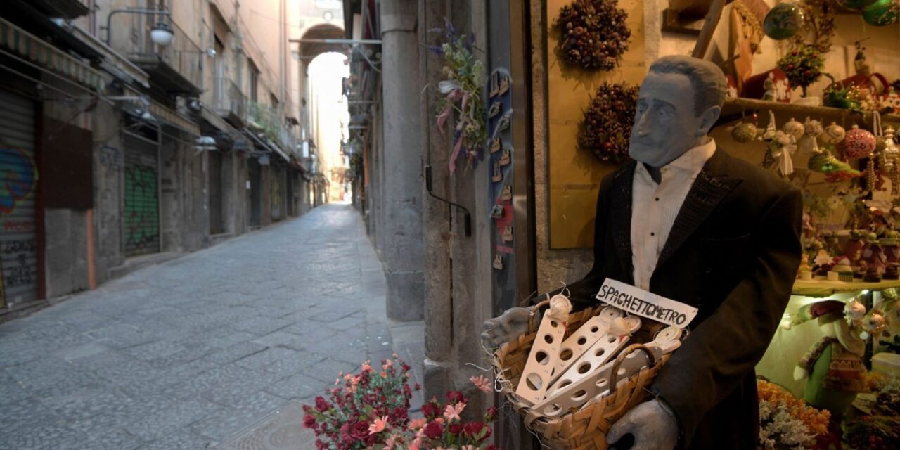 Κορωνοϊός – Νάπολη: Στην πόλη του φαγητού οι άνθρωποι πεινάνε