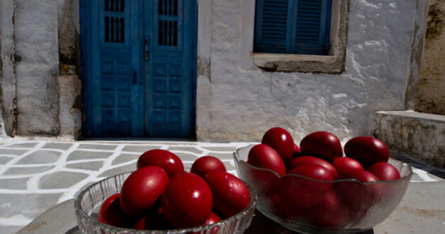 Σήμερον κρεμάται επί ξύλου – Η Μ. Πέμπτη, η σταύρωση και τα κόκκινα αυγά