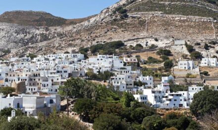 Απείρανθος: Το πανέμορφο χωριό της Νάξου που γέννησε έναν ασυμβίβαστο αγωνιστή