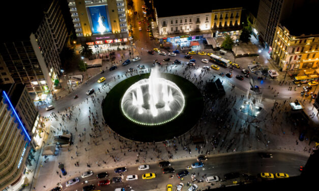 Το συντριβάνι επέστρεψε στην Ομόνοια – Παραδόθηκε στους Αθηναίους η «νέα» πλατεία