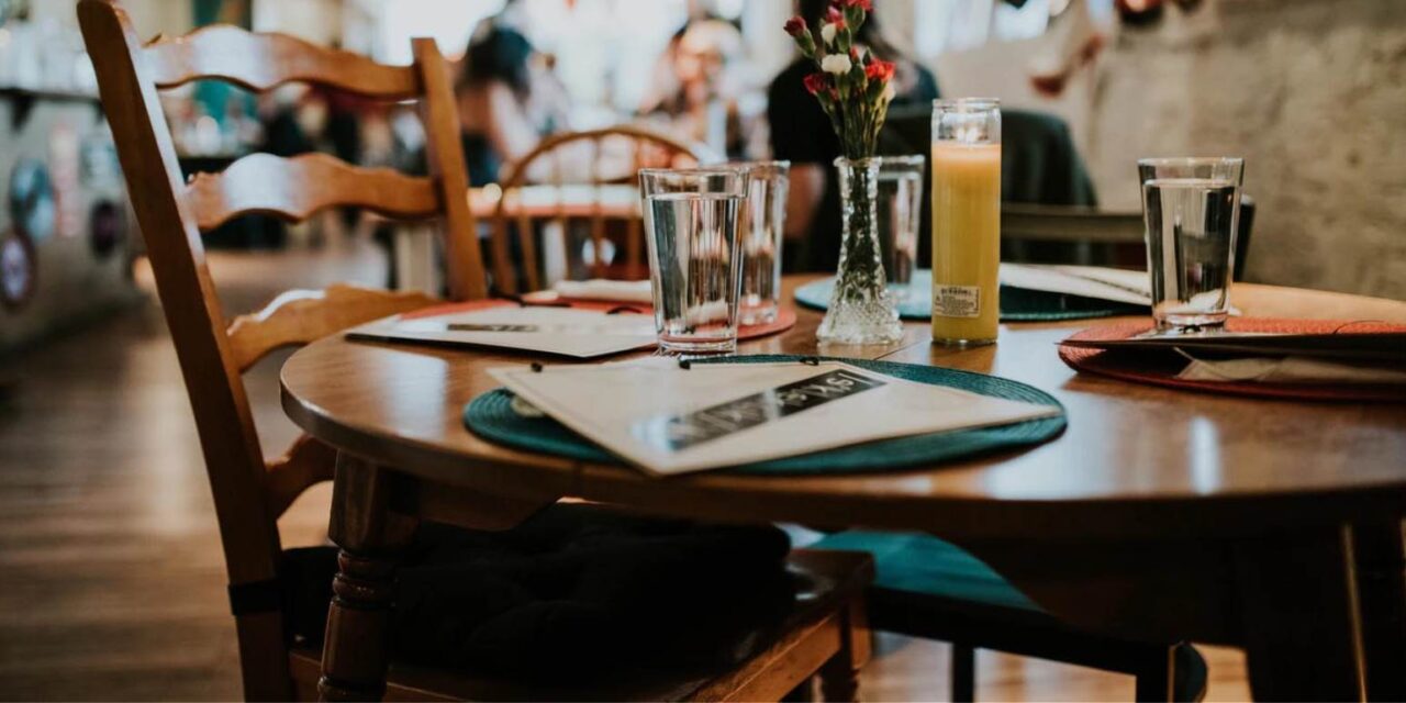 Πρεμιέρα για την εστίαση: Πώς θα λειτουργούν από σήμερα εστιατόρια, καφετέριες και μπαρ