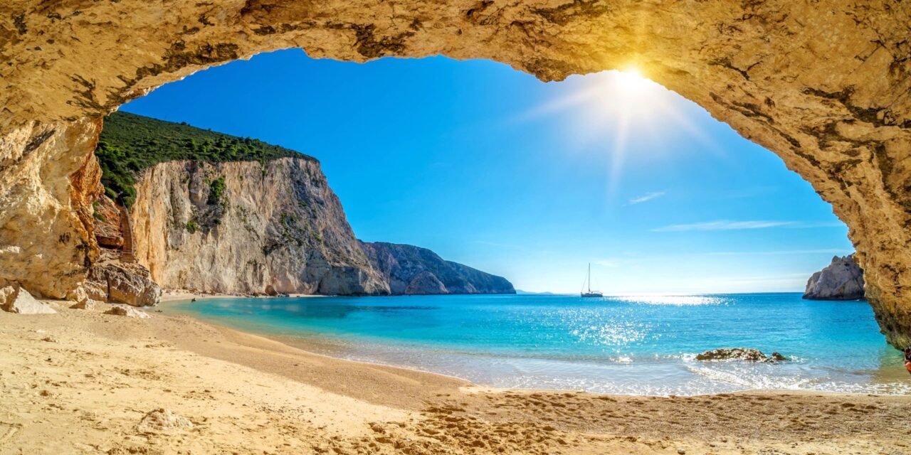 Family Traveller: Αυτά είναι τα 10 καλύτερα ελληνικά νησιά για οικογενειακές διακοπές