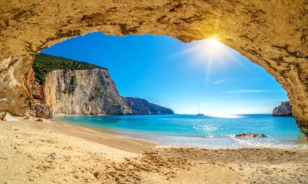 Family Traveller: Αυτά είναι τα 10 καλύτερα ελληνικά νησιά για οικογενειακές διακοπές