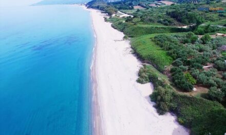 Forbes: Δύο ελληνικές παραλίες στις ασφαλέστερες της Ευρώπης