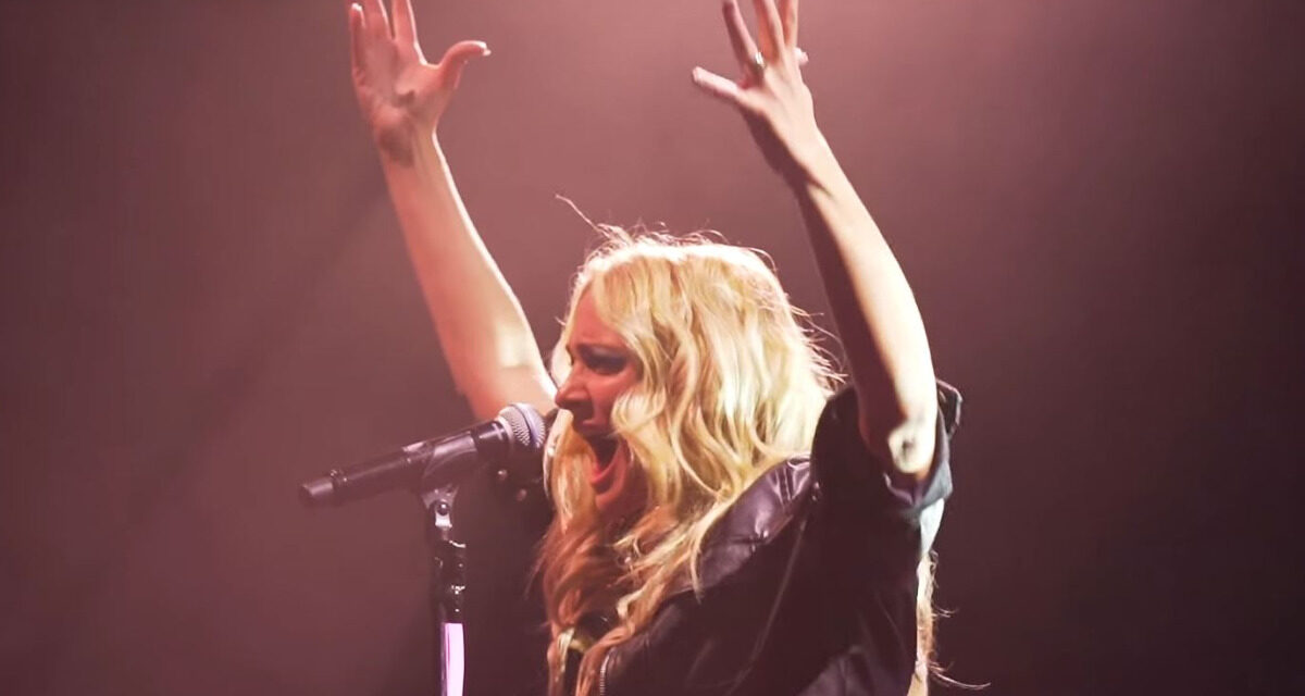 #snfccAtHome: Η Νατάσσα Μποφίλιου live στο σπίτι μας