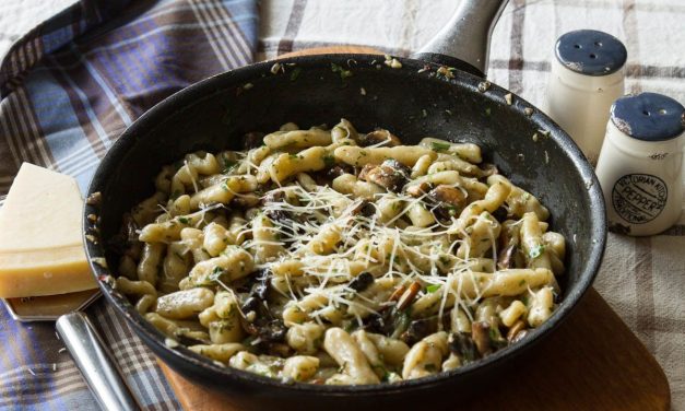 Σκιουφιχτά: Μακαρόνια με Κρητική καταγωγή