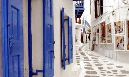 Travel+Leisure: 10 λάθη που πρέπει να αποφύγετε στο ταξίδι σας στα ελληνικά νησιά